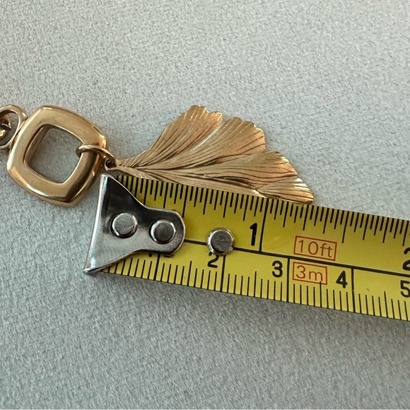 White Resin Chain Toggle Necklace with Gold Leaf Charm Modern Statement - Picture 4 of 5